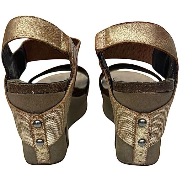 OTBT Bushnell Women’s Gold Pewter Leather Wedge Sandal Size 7 M Used Very Nice - Picture 7 of 8